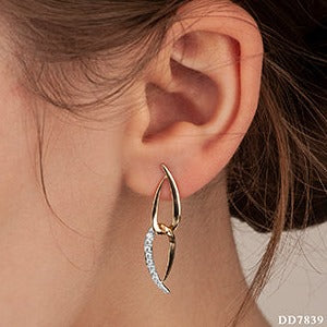10K Yellow Gold Diamond Dangle Earrings