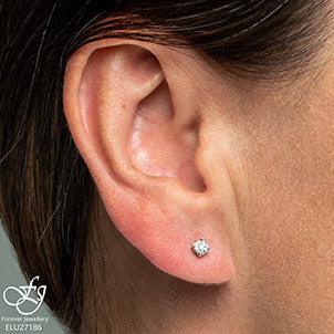 10K White Gold Diamond Stud Earrings