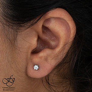 10K White Gold Diamond Stud Earrings