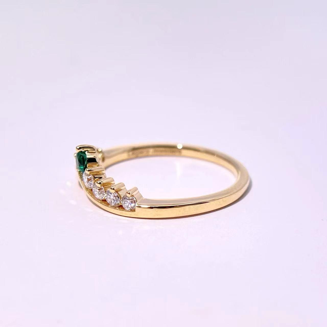 Diamond Emerald Chevron Band