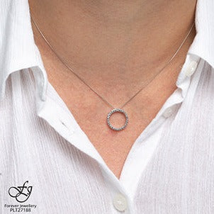 10K White Gold Diamond Circle