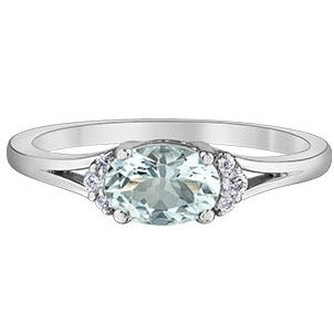 Oval Aquamarine Diamond Ring
