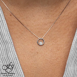 10K White Gold Diamond Circle Necklace